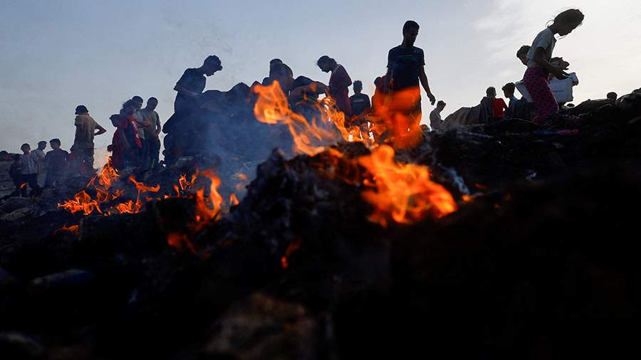 События недели в фотографиях: последний звонок, эскалация в Газе, наводнение в Бразилии