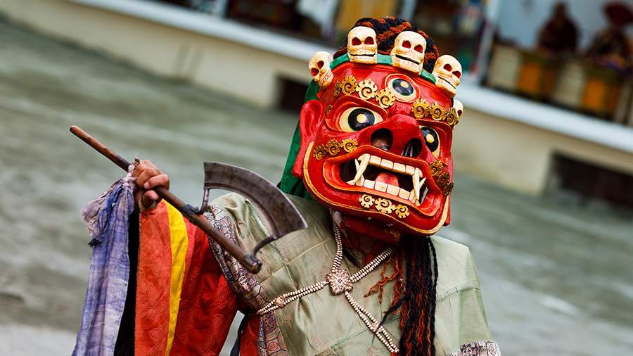 Будда в красках: откуда растут корни индийских фестивалей