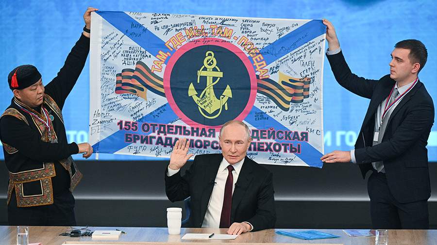 События недели в фотографиях: «Итоги года с Владимиром Путиным», гибель генерала Кириллова, разлив нефти в Анапе