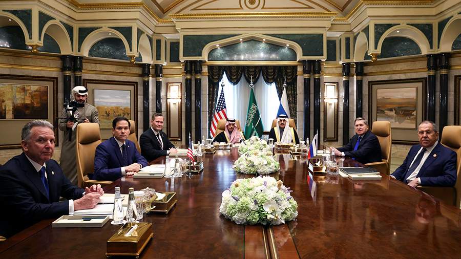 События недели в фотографиях: переговоры РФ и США в Эр-Рияде, досрочные выборы в Германии, госпитализация папы римского