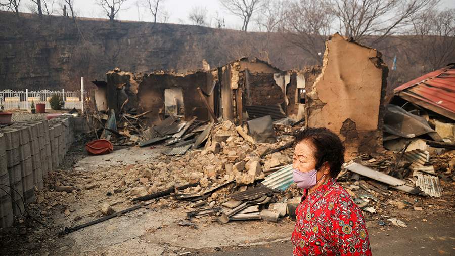 События недели в фотографиях: гибель военкора «Известий», крушение батискафа в Египте и стихийные бедствия в Азии