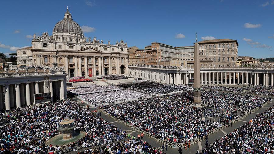 Прощание с понтификом: в Риме похоронили папу Франциска