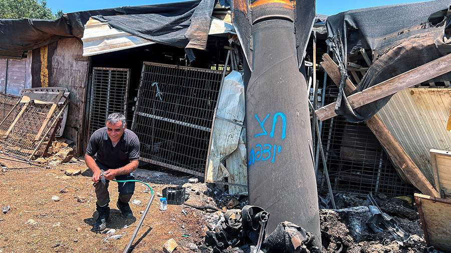 События недели в фотографиях: «Алые паруса» в Петербурге, перемирие Израиля и Ирана, протесты в Сербии