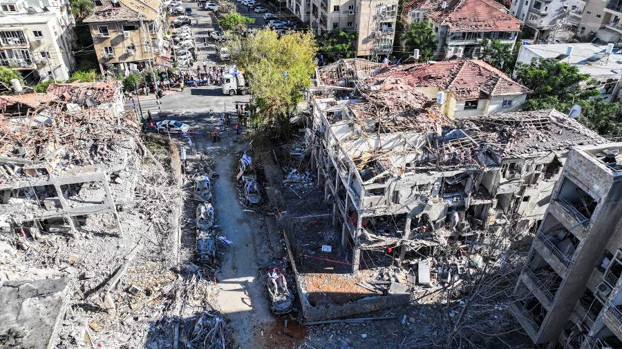 События недели в фотографиях: конфликт Израиля и Ирана, День России, авиакатастрофа в Индии