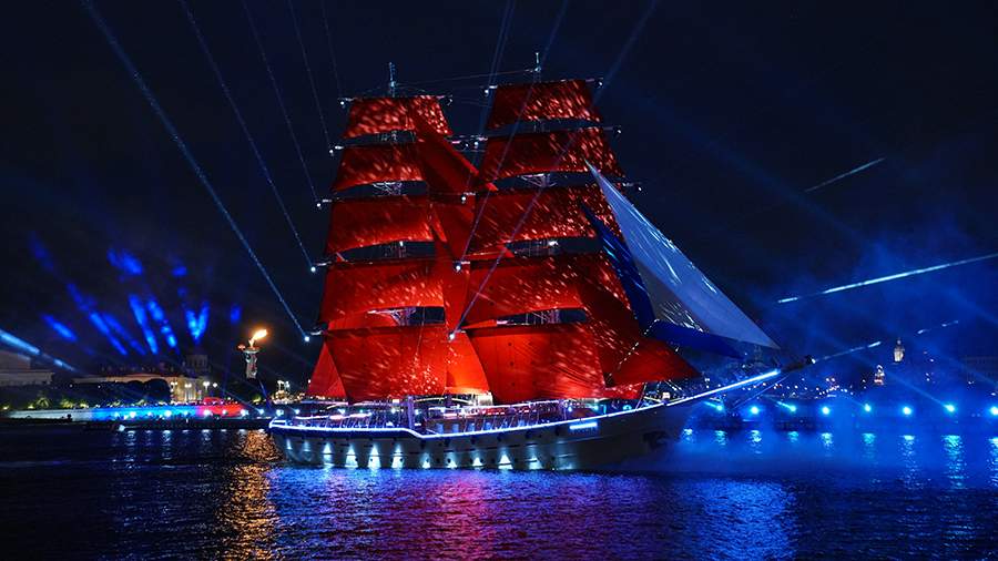 Ветер мечты: в Санкт-Петербурге прошел праздник выпускников «Алые паруса»