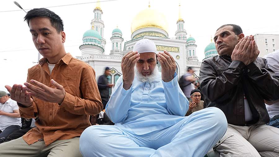 День жертвоприношения: как в городах России отмечают Курбан-байрам