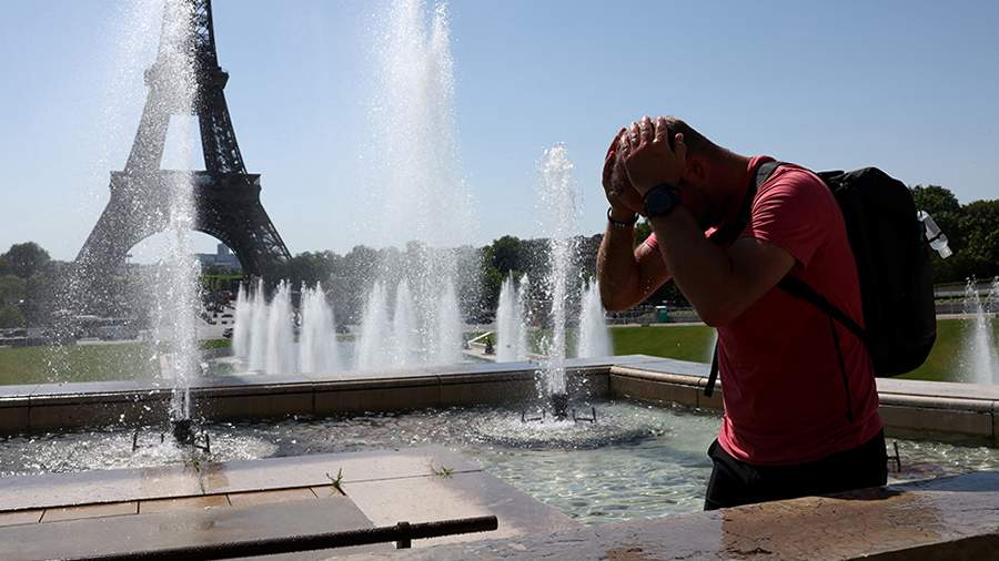 События недели в фотографиях: саммит БРИКС в Бразилии, протесты в Сербии, экстремальная жара в Европе