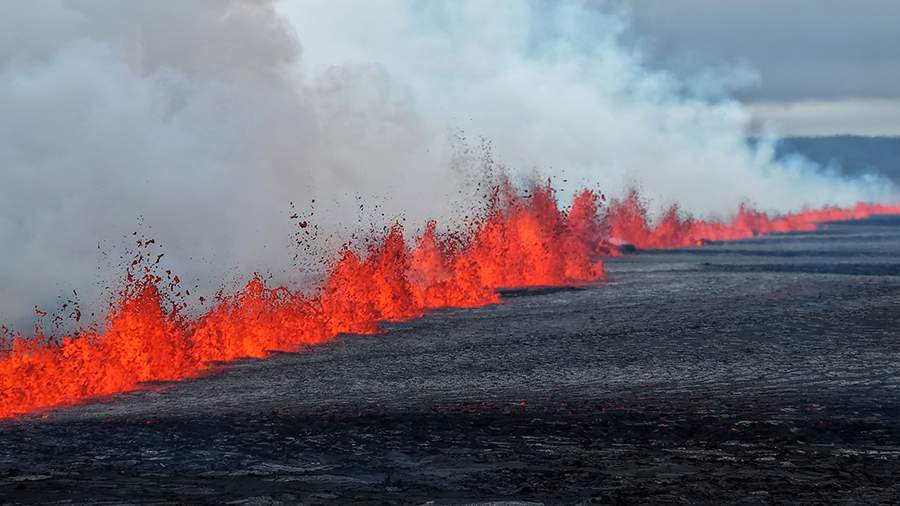 События недели в фотографиях: наводнения в Мексике и Южной Корее, извержение вулкана в Исландии