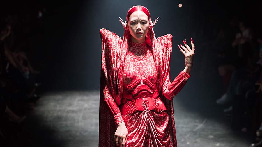 Подиум на максимум: чем запомнилась Лондонская неделя моды