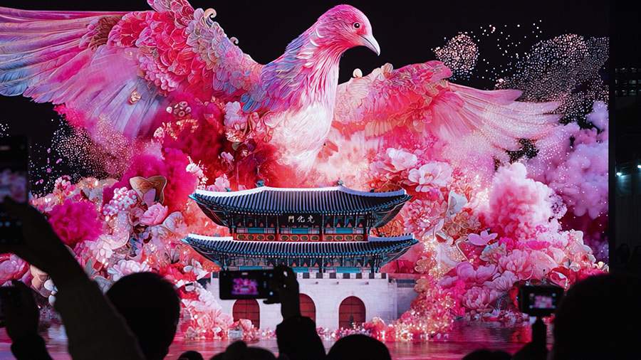 События недели в фотографиях: визит Путина в Туркменистан, протесты в Греции и фестиваль в Сеуле