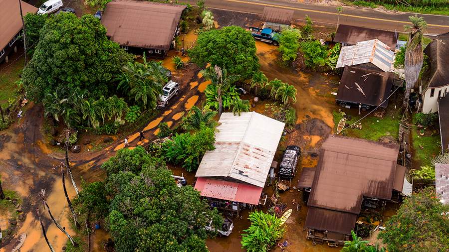 События недели в фотографиях: продолжение конфликта на Ближнем Востоке, наводнение в Дагестане и эвакуация на Гавайях