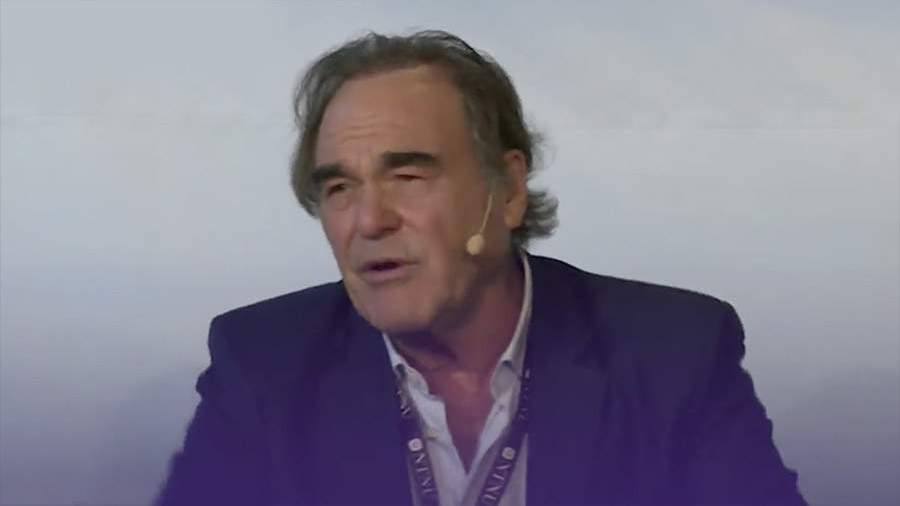 Стоун не сомневается в достоверности показанного Путиным видео