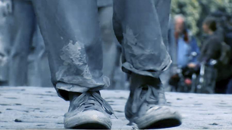 Измазанные глиной антиглобалисты прошли через весь Гамбург