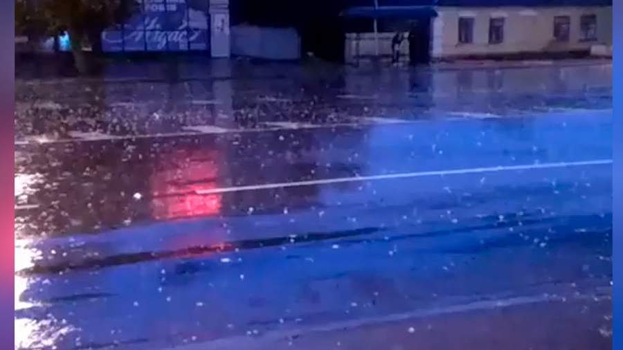 Под Житомиром выпал крупный град