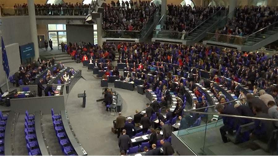 Бундестаг впервые собрался в новом составе