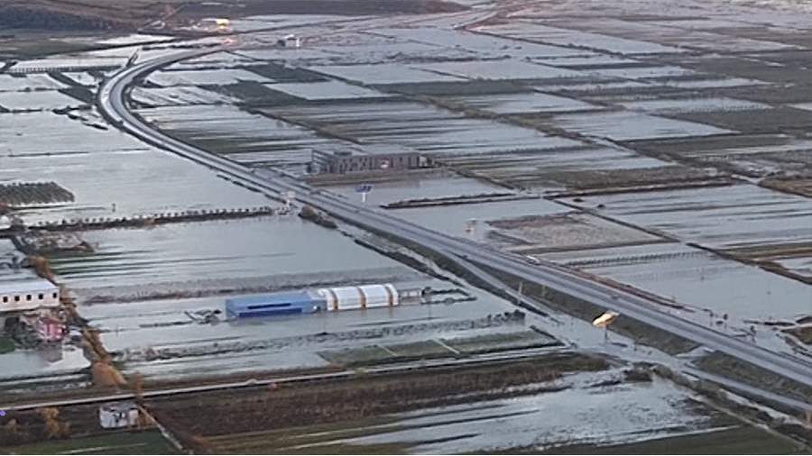 Почти 7 тыс. человек борются с наводнением в Албании