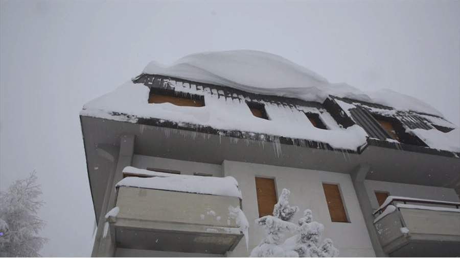 Десятки тысяч туристов застряли на альпийских горнолыжных курортах