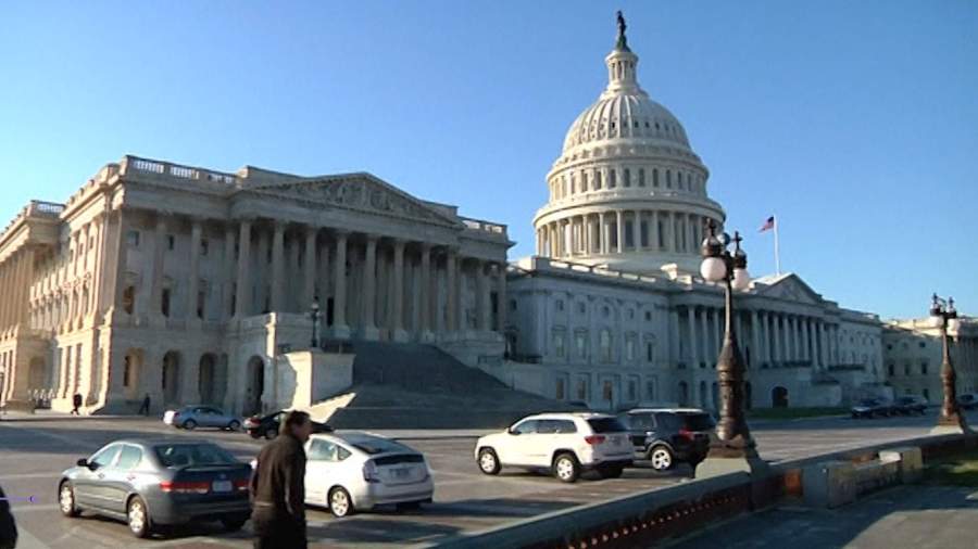 Сенаторам США не удалось принять даже временный бюджет страны