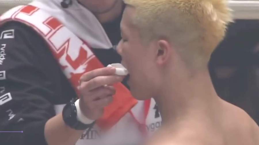 Американский боксер Мейвезер нокаутировал японца Насукаву