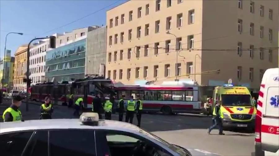 В Чехии 40 человек пострадали при столкновении трамвая с троллейбусом