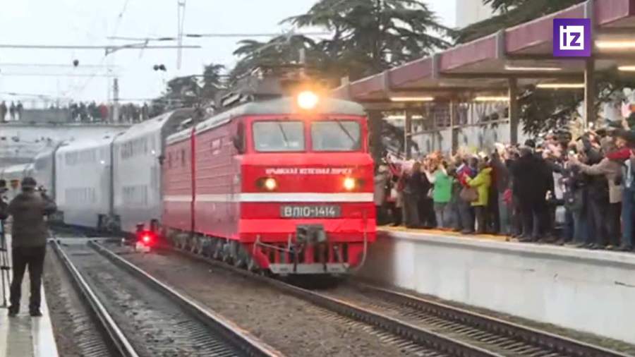 Первый поезд «Таврия» прибыл из Москвы в Симферополь