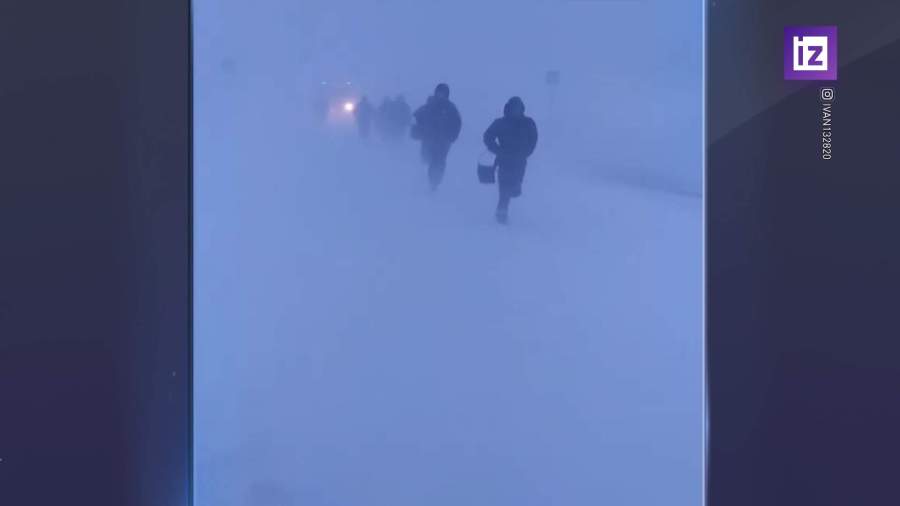 В Норильске из-за метели перекрыли дорогу в аэропорт