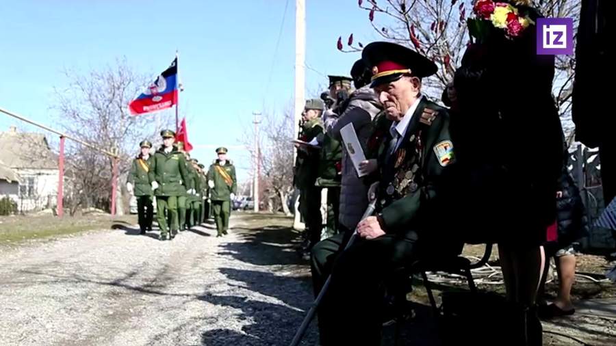 В Уфе провели персональный парад для 102-летнего ветерана