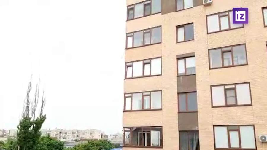 В Ставрополе на девятиэтажку упал автокран