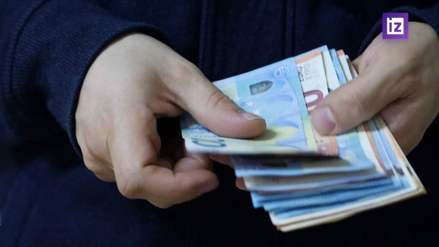 В мире заявили о смерти наличных денег