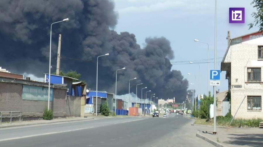 Площадь пожара на складе в Самаре сократилась в пять раз