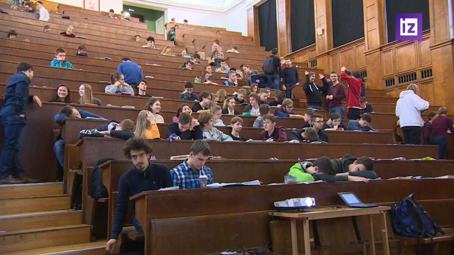 Абитуриентов предупредили о большом конкурсе в вузах