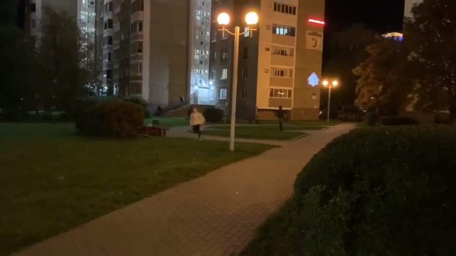видео где таксист спас протестующего. Смотреть фото видео где таксист спас протестующего. Смотреть картинку видео где таксист спас протестующего. Картинка про видео где таксист спас протестующего. Фото видео где таксист спас протестующего