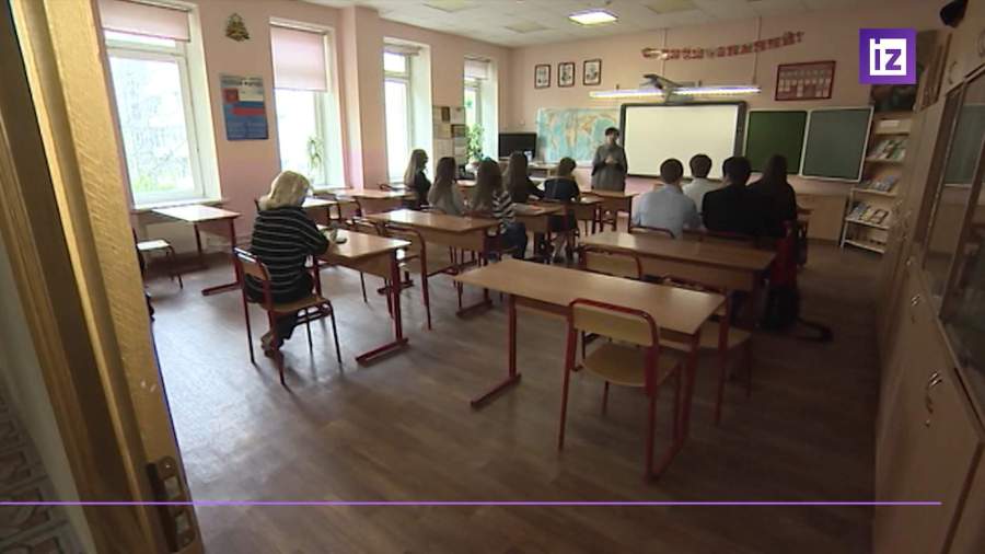 Половина педагогов заявили о перегрузках из-за COVID-19