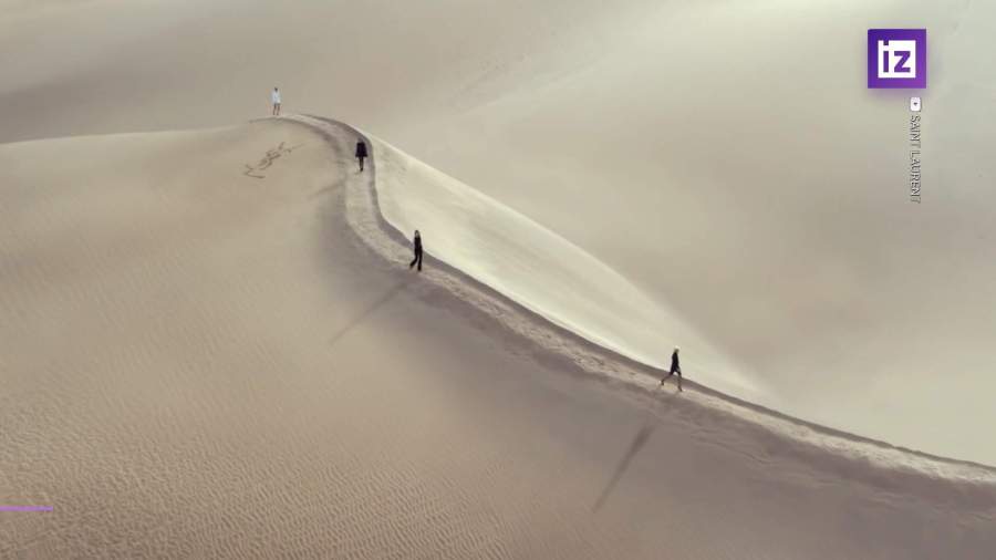 Французский модный дом устроил показ в пустыне