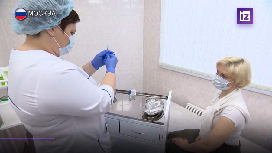 Прививочные пункты в Москве и Петербурге будут работать все каникулы