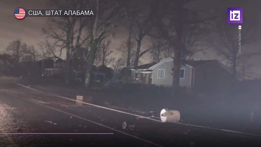 Мощный торнадо обрушился на городок в Алабаме