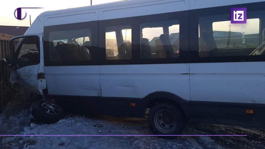 В ДТП с микроавтобусом в Кызыле пострадали 11 детей