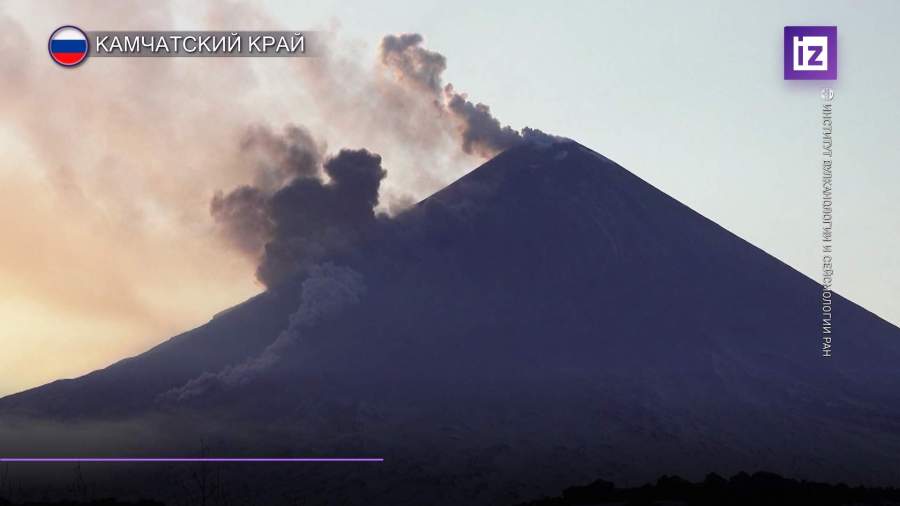 Зафиксирован выброс вулканом Ключевской вулканических бомб