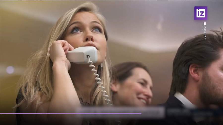 Анджелина Джоли продала картину Черчилля на аукционе за $11,6 млн