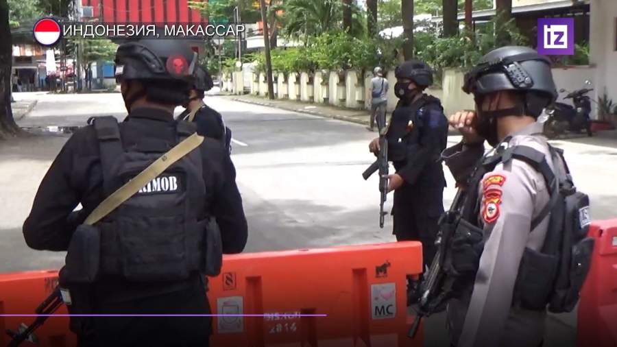 В Индонезии смертник напал на церковь во время службы