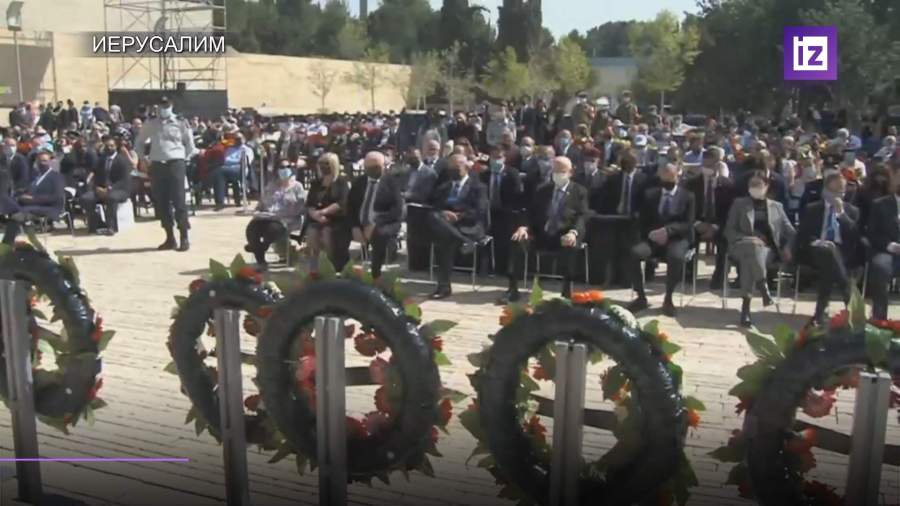 В Иерусалиме возложили цветы у мемориала жертвам холокоста