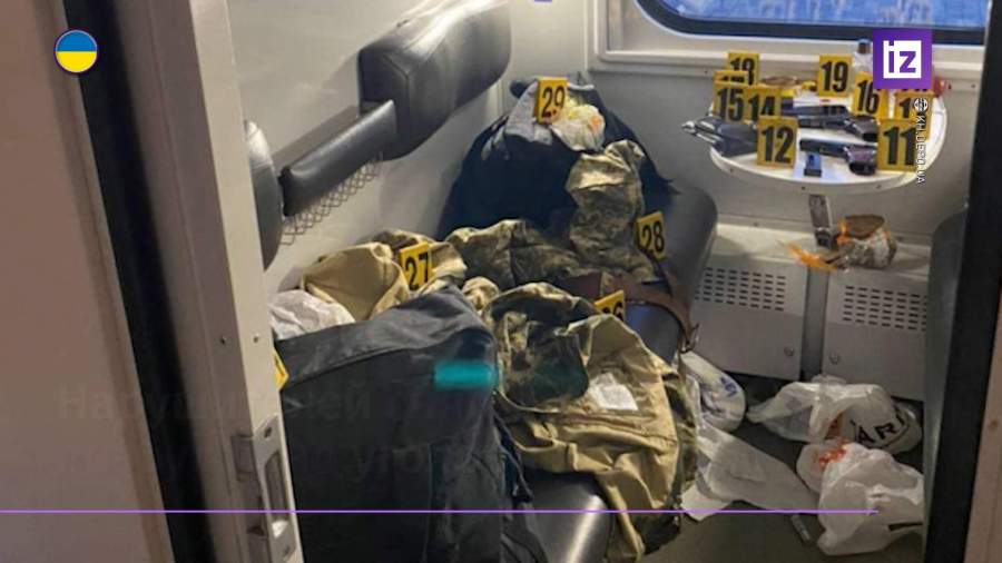 На Украине военнослужащие устроили стрельбу в вагоне поезда