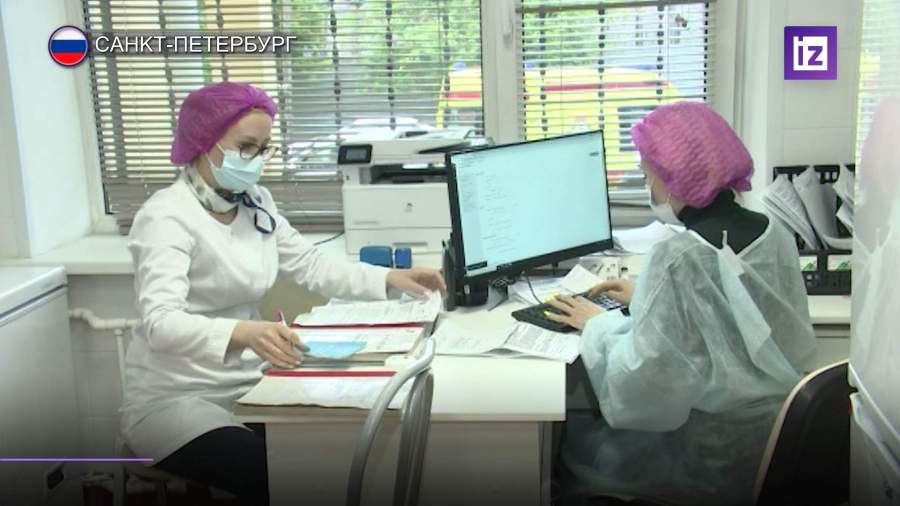 Жители Санкт-Петербурга получили первую партию вакцины «КовиВак»