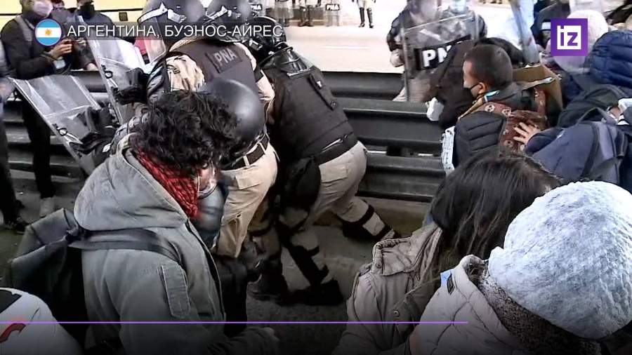 В столице Аргентины медработники вышли на акцию протеста