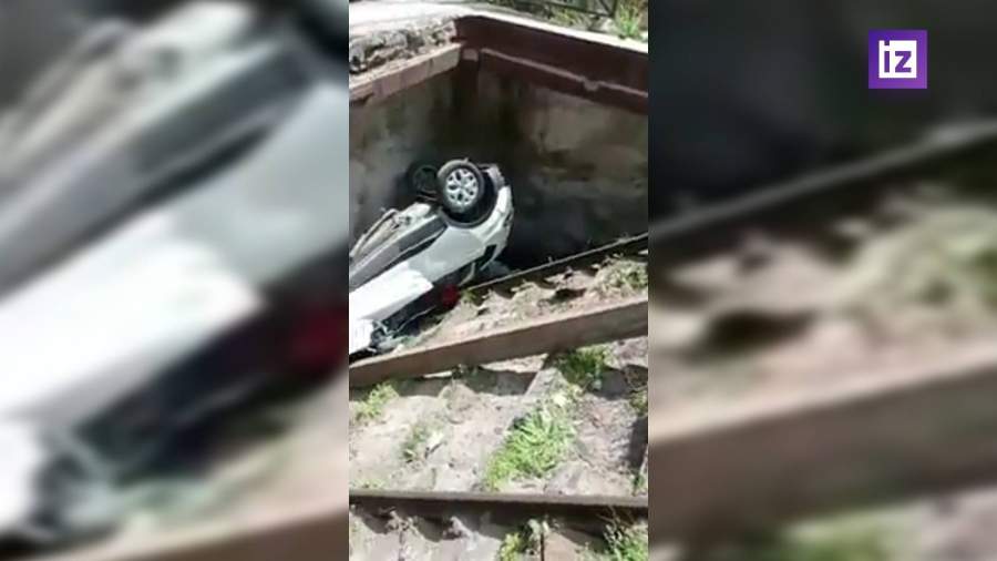 Видео падения машины с подъемника в приэльбрусье. Смотреть фото Видео падения машины с подъемника в приэльбрусье. Смотреть картинку Видео падения машины с подъемника в приэльбрусье. Картинка про Видео падения машины с подъемника в приэльбрусье. Фото Видео падения машины с подъемника в приэльбрусье