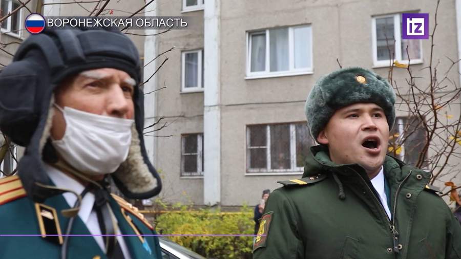 Военнослужащие поздравили ветерана с 97-летием