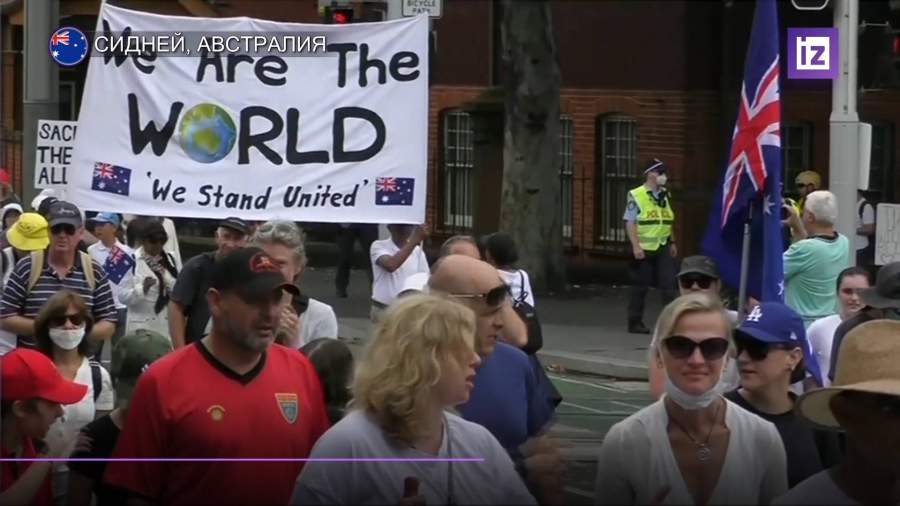 Жители Сиднея вышли на акции против вакцинации несовершеннолетних