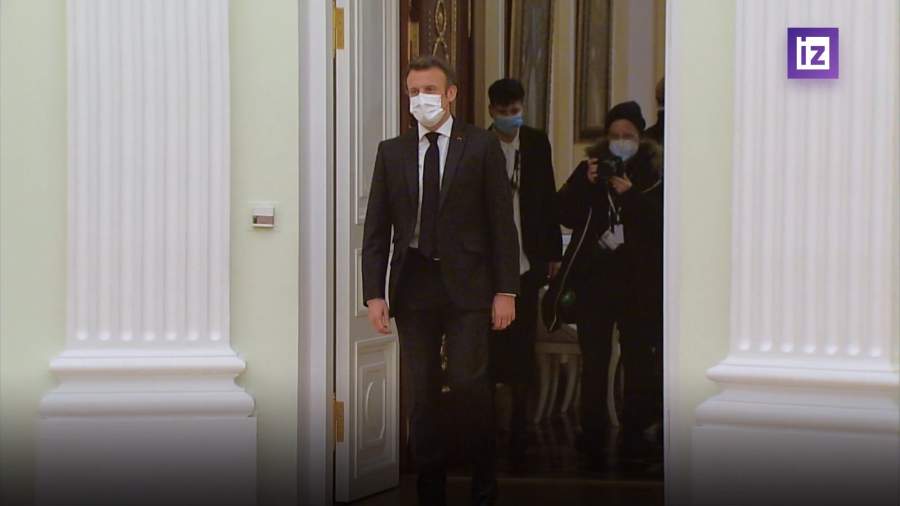 Макрон обвинил премьера Польши в «крайне правом антисемитизме»