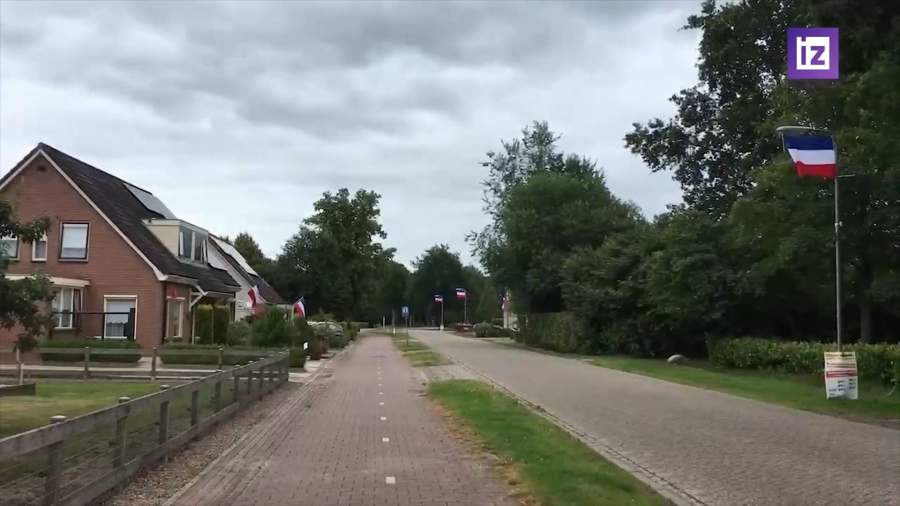 В Нидерландах вывешивают перевернутые флаги в знак поддержки фермеров