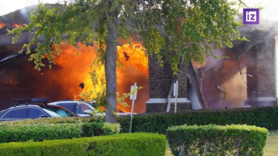 Крупный пожар произошел в отеле у аэропорта в Техасе